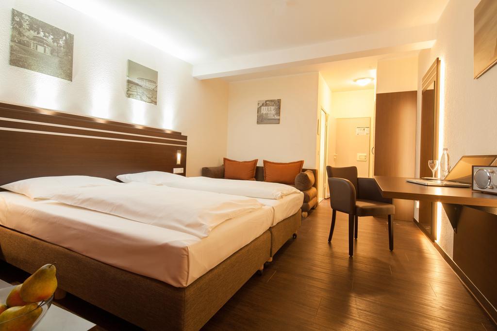 Hotel Am Stern Brühl Eksteriør bilde